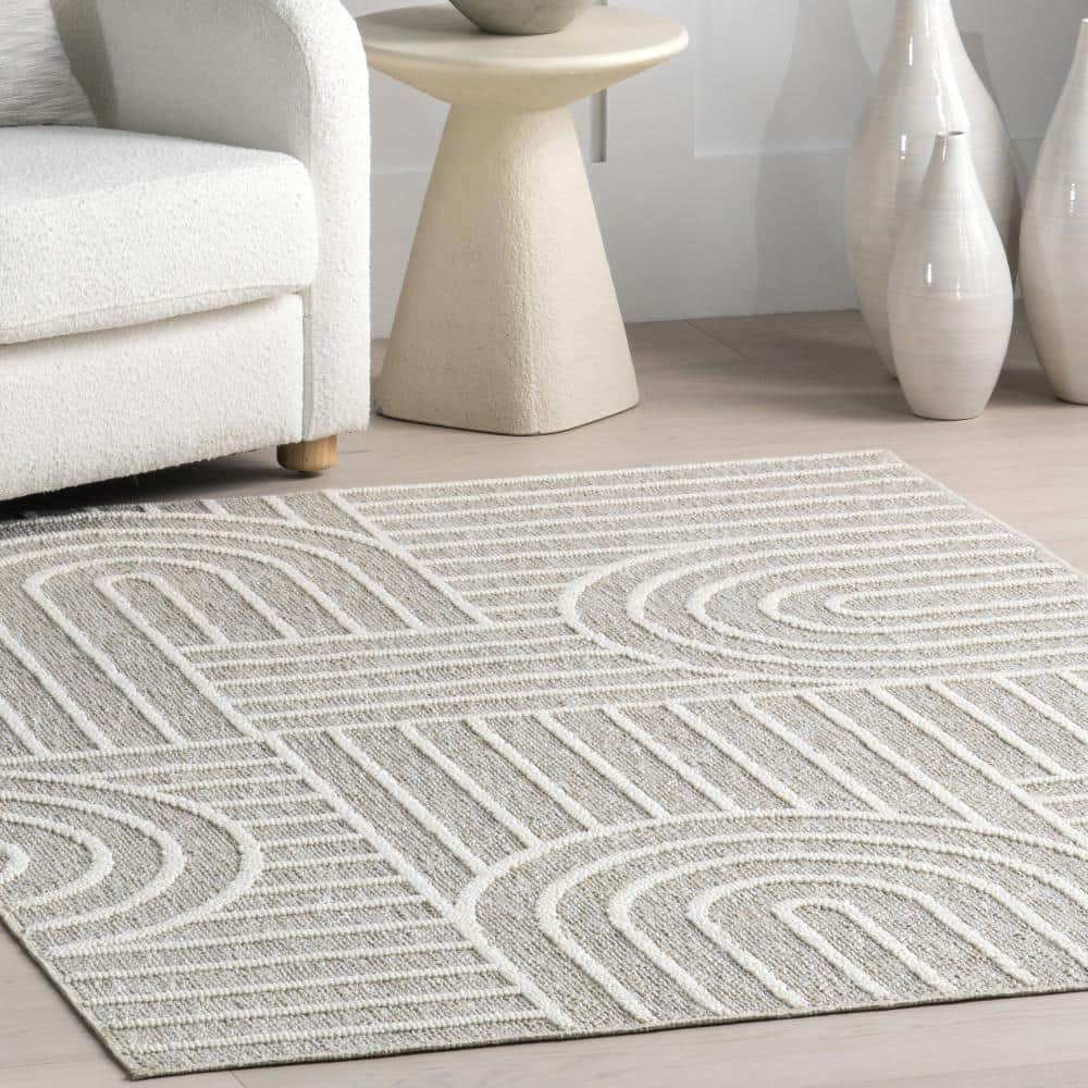 Liliya Light Gray Geometric Synthetic Washable Area Rug, 5' 3" x 7' 7"