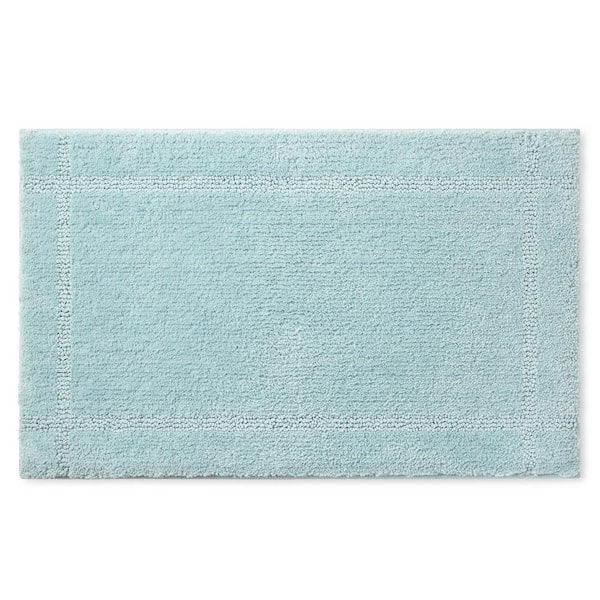 TOWN & COUNTRY LIVING Ultra Plush Solid Washable Green 20 in. x 32 in. Border Bathmat Rug