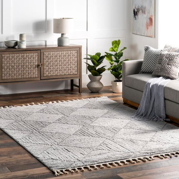 Kerry Light Gray 8 ft. x 10 ft. Geometric Tasseled Area Rug
