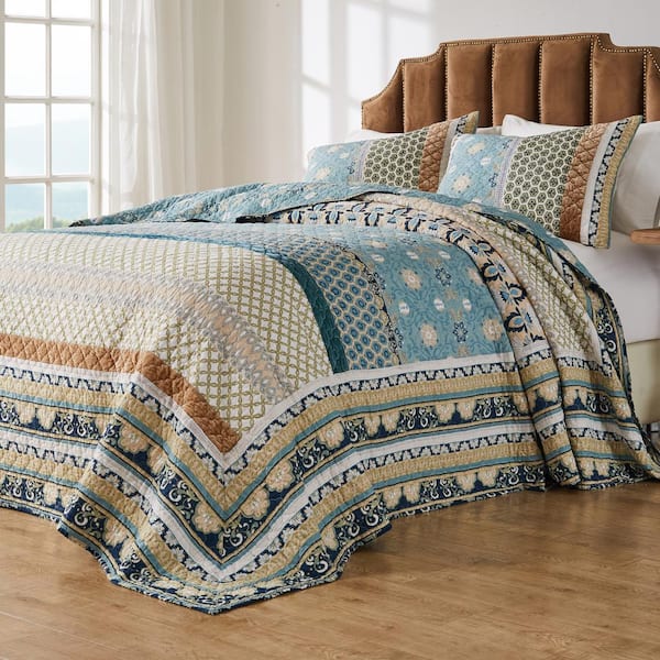 Thalia 3-Piece Blue Floral Cotton Blend King/Cal King Jumbo Quilt Set