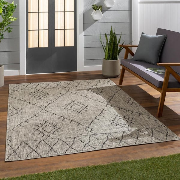 Danu Black 5 ft. 3 in. Round Indoor/Outdoor Area Rug