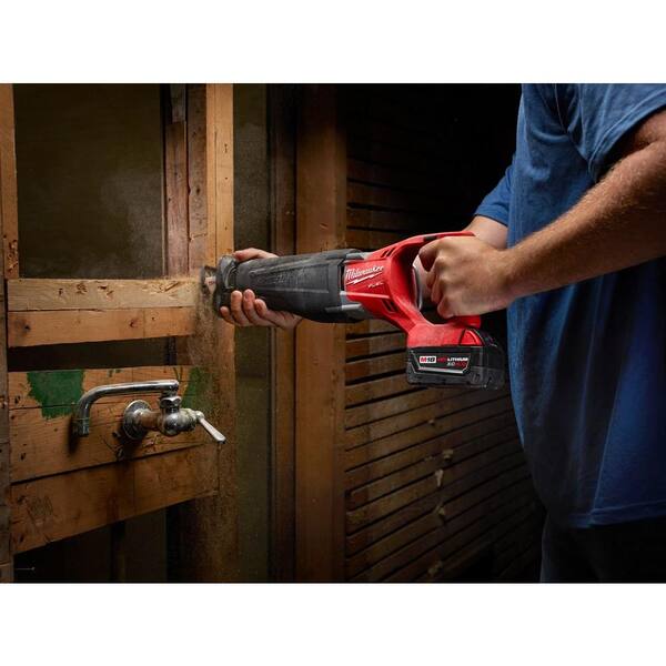 Milwaukee - M18 FUEL 18V Lithium-Ion Brushless Cordless SAWZALL Reciprocating Saw Kit with (1) 5.0Ah Batteries, Charger and Case