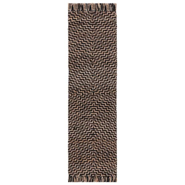 SAFAVIEH Natural Fiber Black/Beige 2 ft. x 8 ft. Woven Monochrome Runner Rug