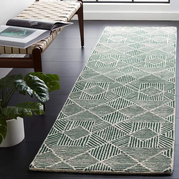 Abstract Dark Green/Ivory 2 ft. x 10 ft. Diamond Geometric Runner Rug