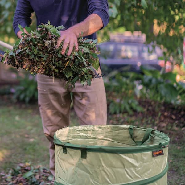 Fiskars 30 Gal. Collapsible Kangaroo Lawn and Leaf Bag