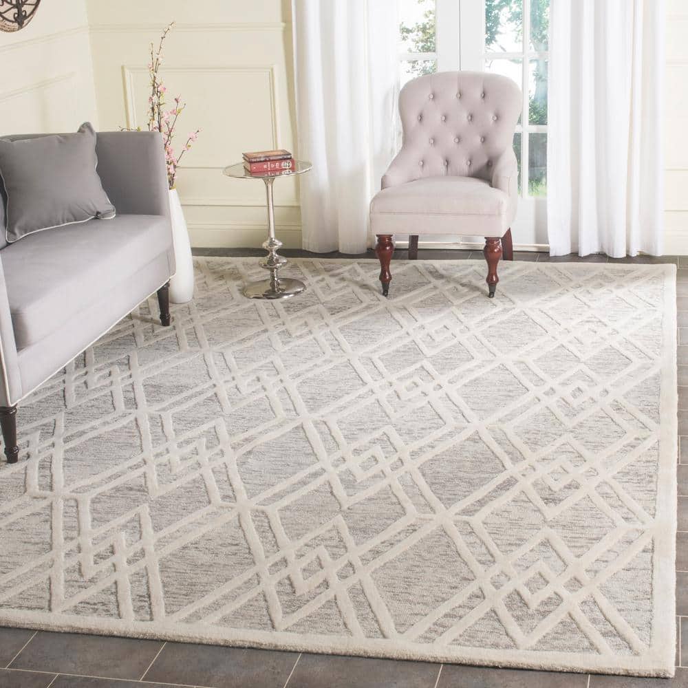 Handmade Elegance Light Brown & Ivory Wool 8' x 10' Area Rug