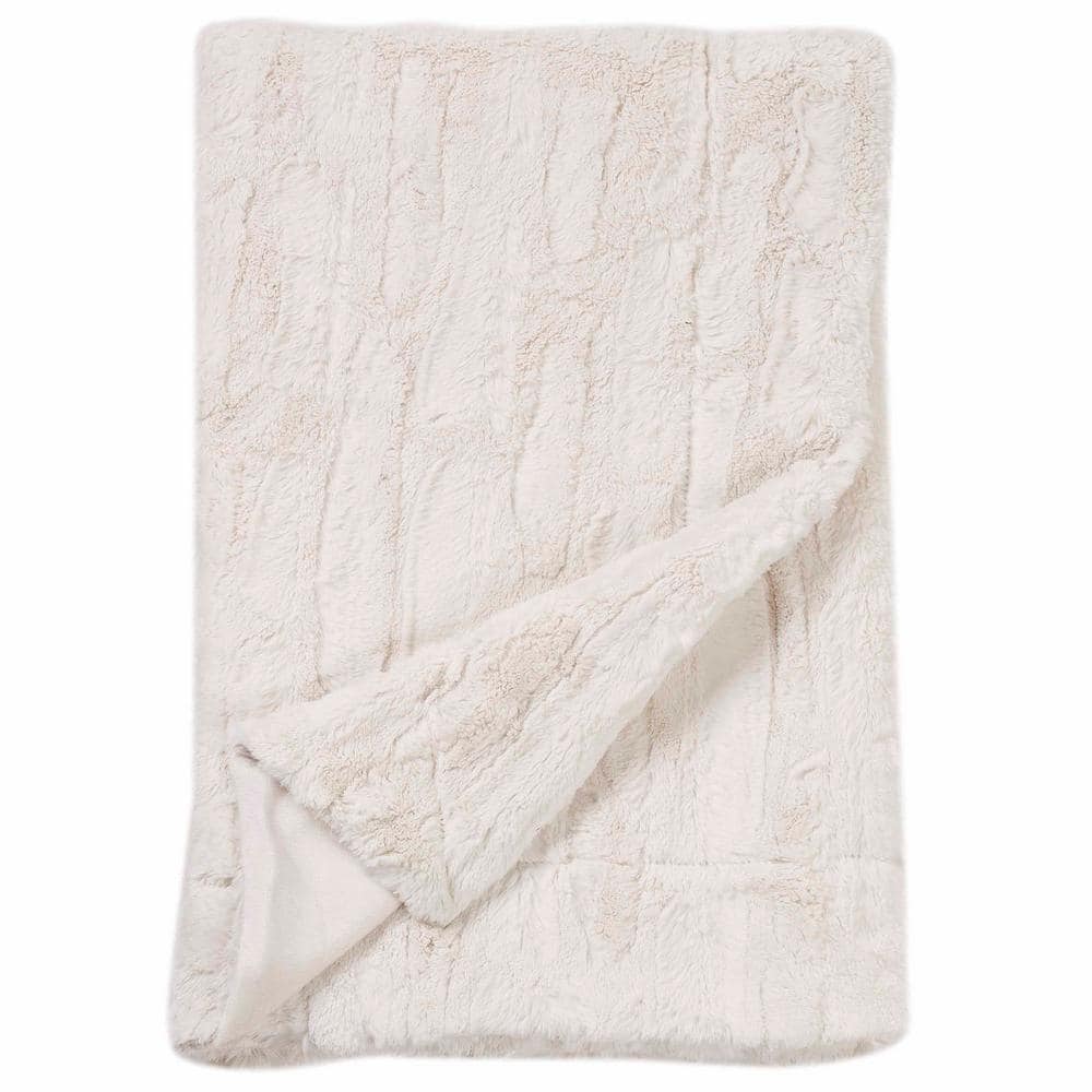 swift home Cozy White Embossed Faux Fur Reverse to Micomink Throw ...