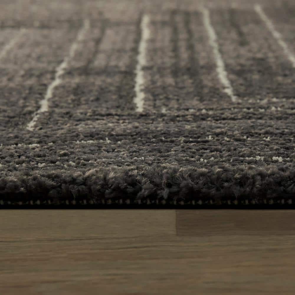 Luxurious Handmade Charcoal Geometric Synthetic Area Rug