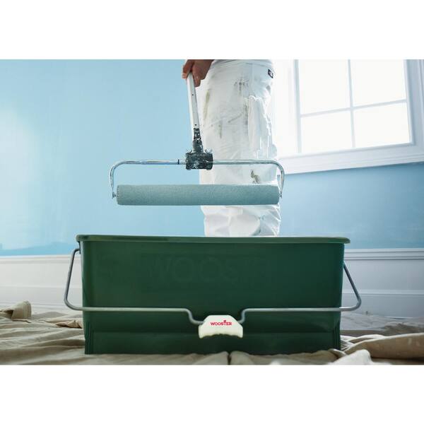 thumbnail image 2 of Wooster Genuine 18" Microfiber 9/16" Nap Roller Cover R524 2 of 10