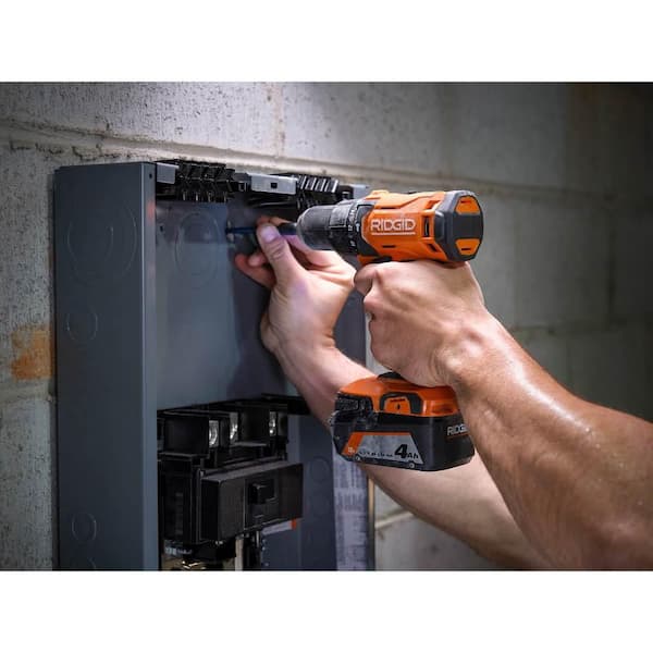 RIDGID - 18V Lithium-Ion (2) 4.0 Ah Battery Starter Kit with Charger and Bag