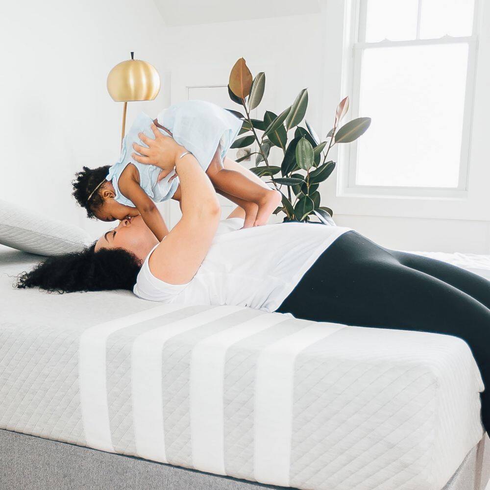 Twin 11'' White Hybrid Foam and Spring Mattress