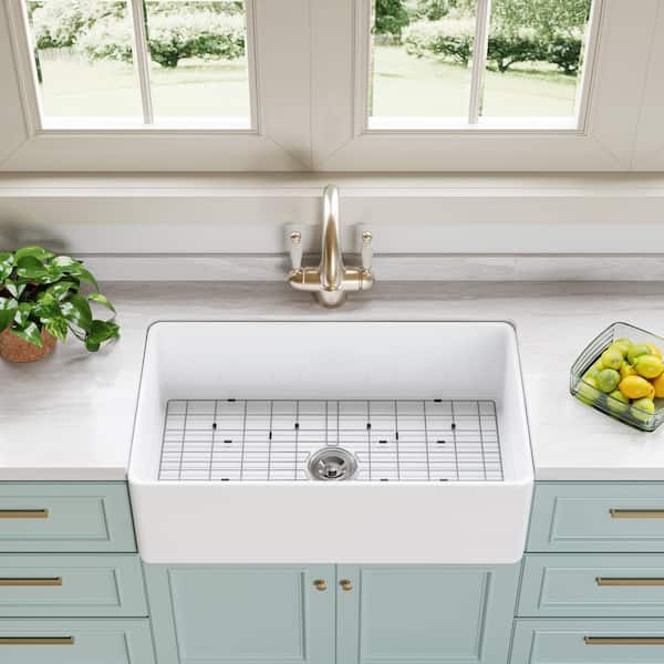 White Fireclay 33 in. Single Bowl Kitchen Sink Farmhouse Apron Front with Bottom Grid and Strainer