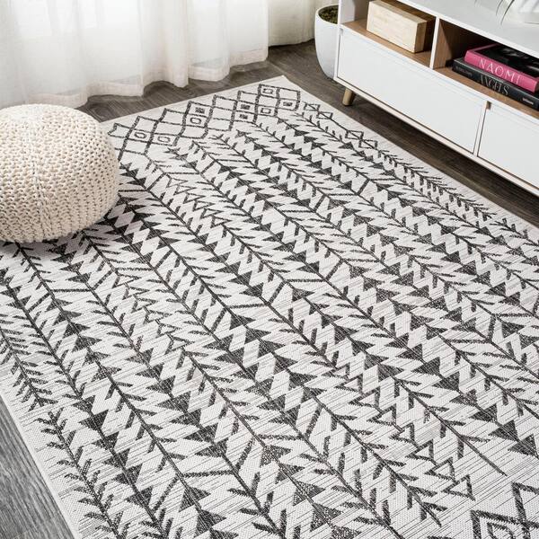 JONATHAN Y Tokay Bohemian Geometric Ivory/Black 5 ft. x 8 ft JONATHAN Y Tokay Bohemian Geometric Ivory/Black 5 ft. x 8 ft