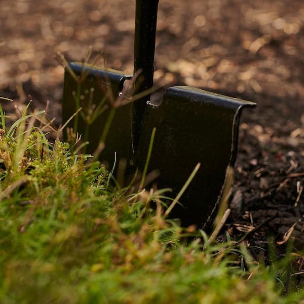 Razor-Back 48 in. Wood Handle Turf Edger 61108 - The Home Depot