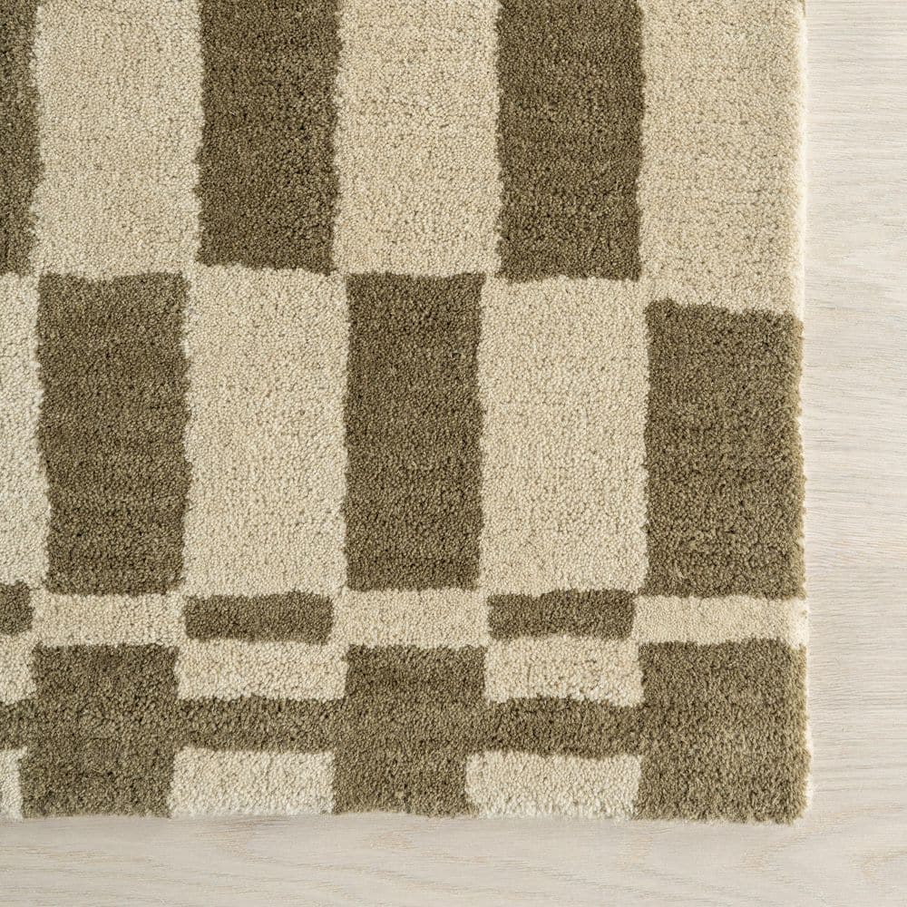 Olive and Beige Hand-Tufted Wool Rectangular Area Rug 4' x 6'