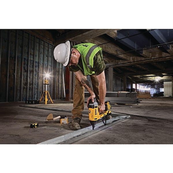 1005 Chiodi In Acciaio XH DEWALT DCN8903017 Per Chiodatrice DCN890, 3 X 17 Mm | Leroy Merlin - 3