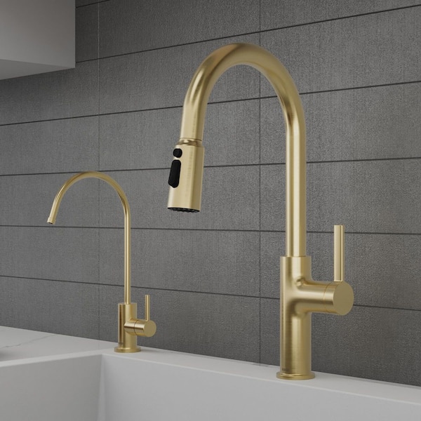 Stalbridge Single-Handle Pull-Down Sprayer Kitchen Faucet in Spot-Free Champagne Bronze