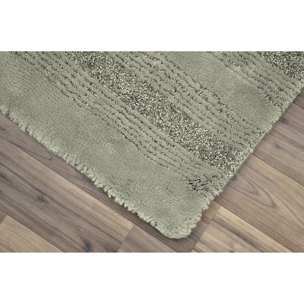 Essence Deep Fern 30 in. x 50 in. Washable Bathroom Accent Rug