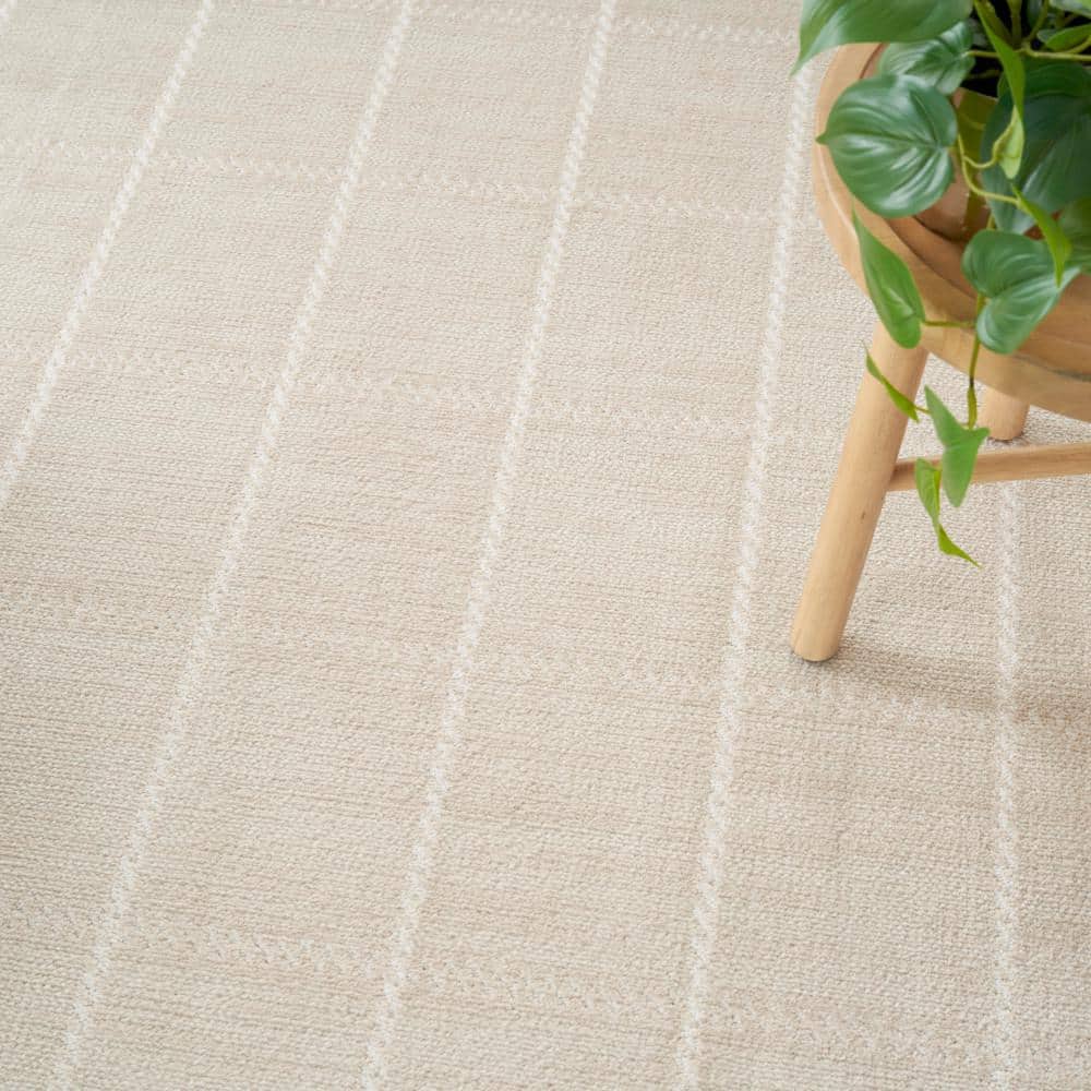 Ivory Geometric 5' x 7' Synthetic Easy Care Rug