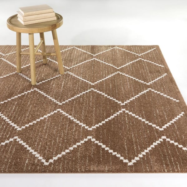 Oscar Tan 5 ft. x 7 ft. Geometric Area Rug