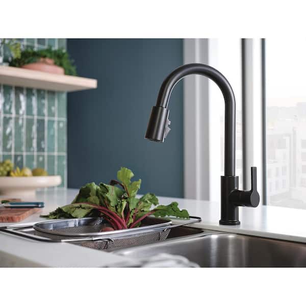 Peerless Flute Single Handle Pull Down Sprayer Kitchen Faucet with