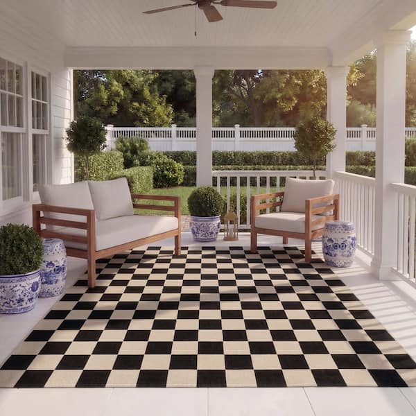 Courtyard Black/Beige 8 ft. x 10 ft. Checkered Indoor/Outdoor Area Rug