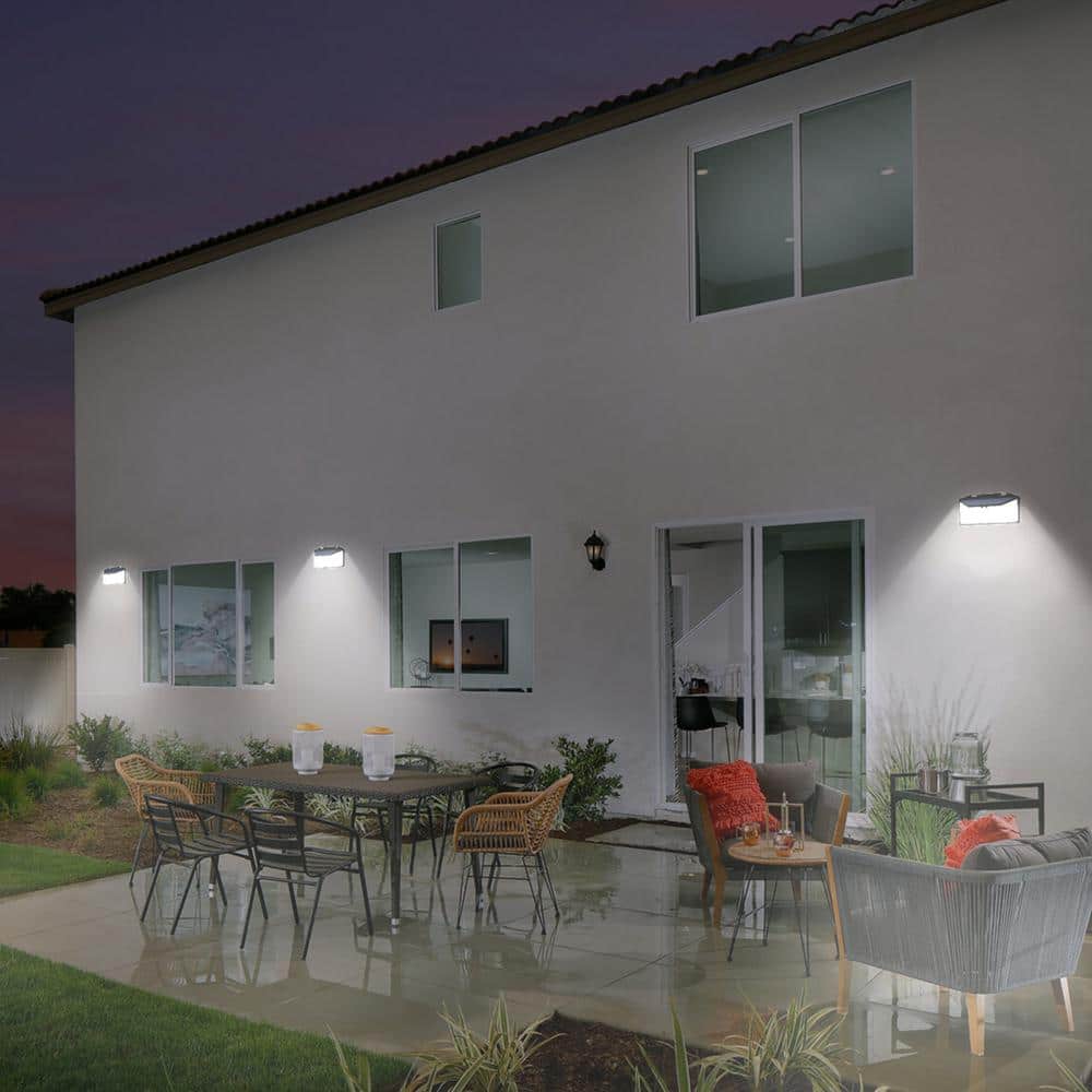 Black Solar LED Motion Sensing Wall Light (2 Pack)