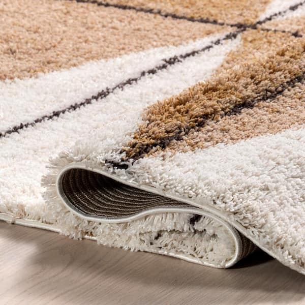 nuLOOM Kali Light Brown 5 ft. x 8 ft. Geometric Shag Area