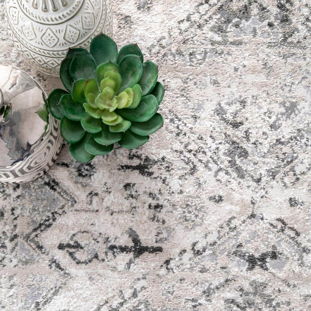 Silver Round Vintage Medallion Synthetic Area Rug