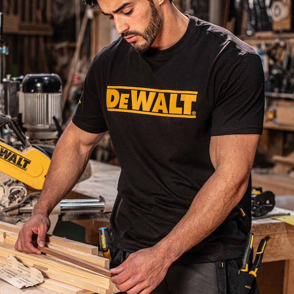 DEWALT Men's Medium Black Cotton Polyester Short Sleeve Tee Shirt