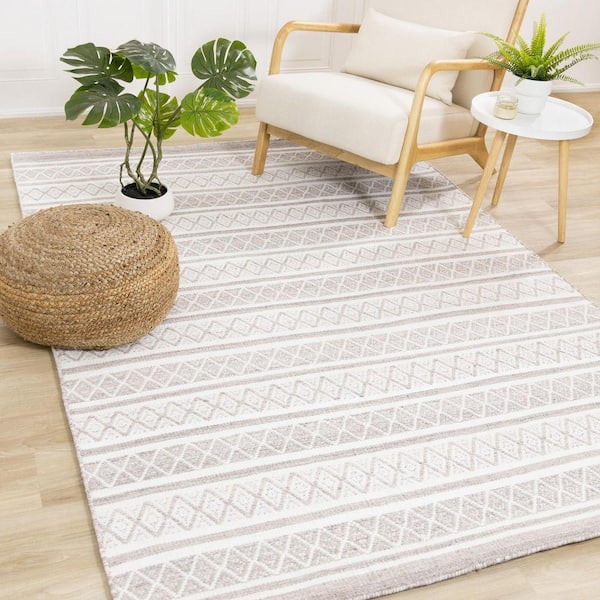 Cindara Collections 5 ft. x 8 ft. Beige Geometric, Stripes, Tribal/Southwestern Indoor Area Rug