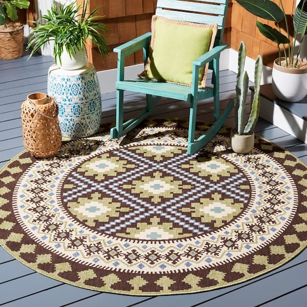 Veranda Chocolate/Green 7 ft. x 7 ft. Aztec Geometric Indoor/Outdoor Round Area Rug