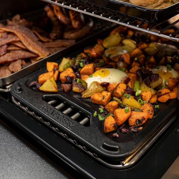 TRAEGER CAST IRON REVERSIBLE GRIDDLE – Oak and Iron Outdoor