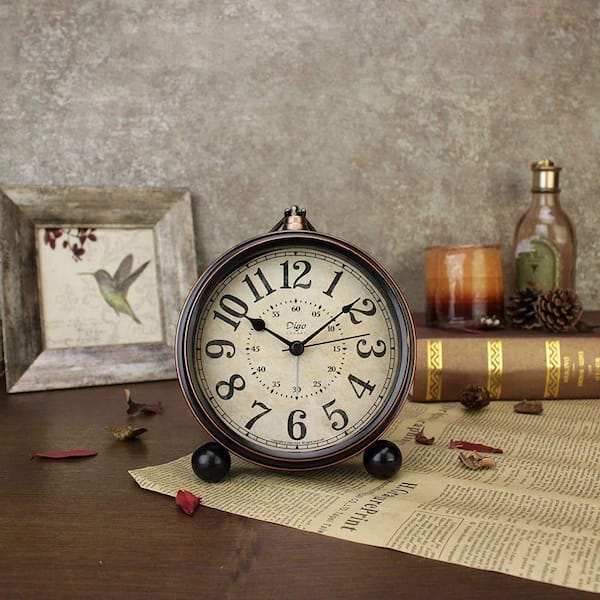 European Style Retro Black Analog Metal Non-Tickin Table Clock