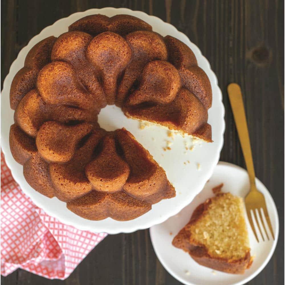 Magnolia Bronze Non-stick Aluminum Bundt Pan