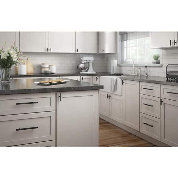 Square Bar 5-1/16 in. (128 mm) Modern Matte Black Drawer Pull