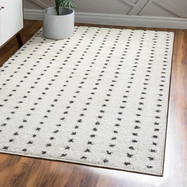 JONATHAN Y Pele Modern Geometric Dot Shag White/Black 4 ft. x 6 ft. Area Rug