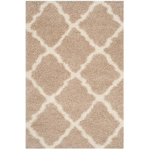 SAFAVIEH Dallas Shag Beige/Ivory 5 ft. x 8 ft. Geometric Diamond Trellis Area Rug