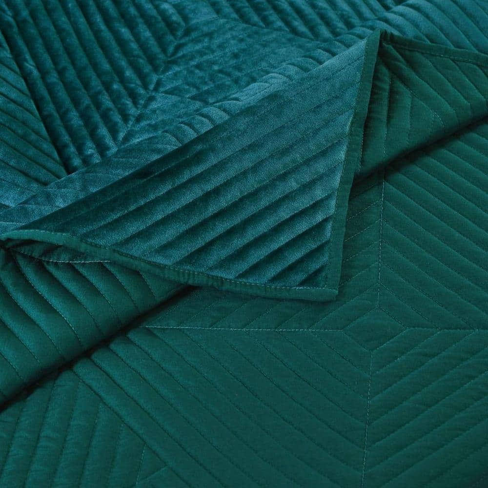 Green Geometric King Quilt Set with Velvet Face