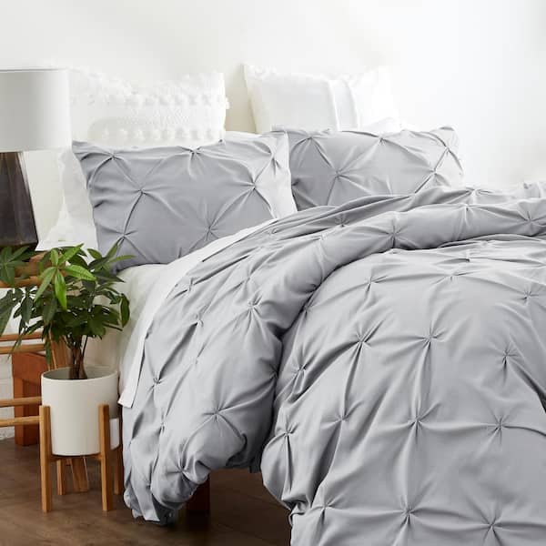 Home Collection Premium Ultra Soft 3 Piece Pinch Pleat Duvet Cover Set, Full/Queen - Gray