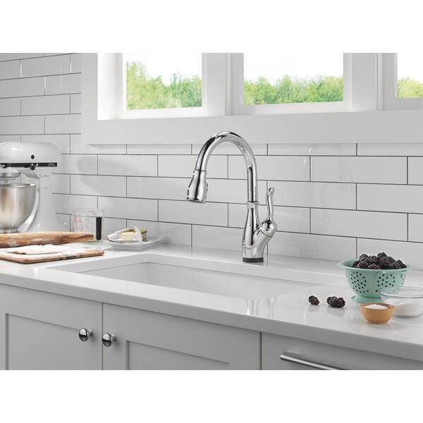 Delta Leland Touch2O with Touchless Technology Single Handle Pull