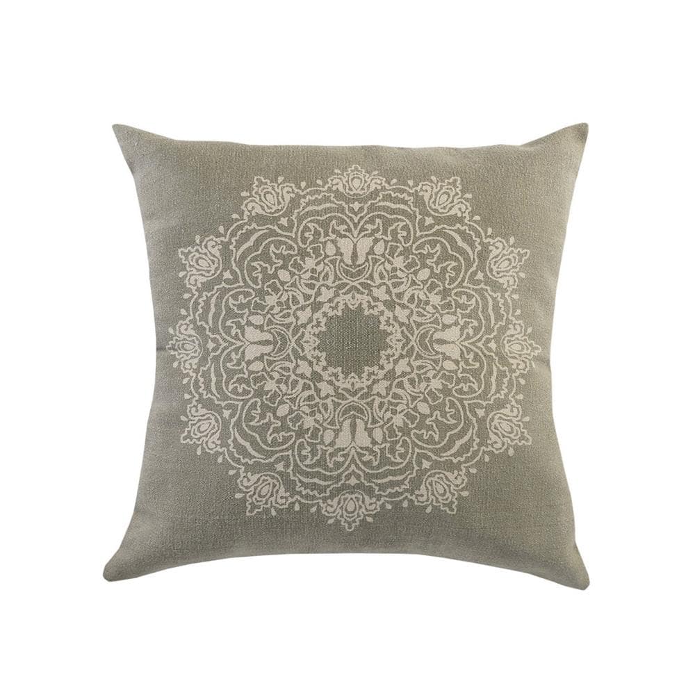 Intricate Twine / White Classic Medallion Cozy Poly-fill 24 in. x 24 in. Th