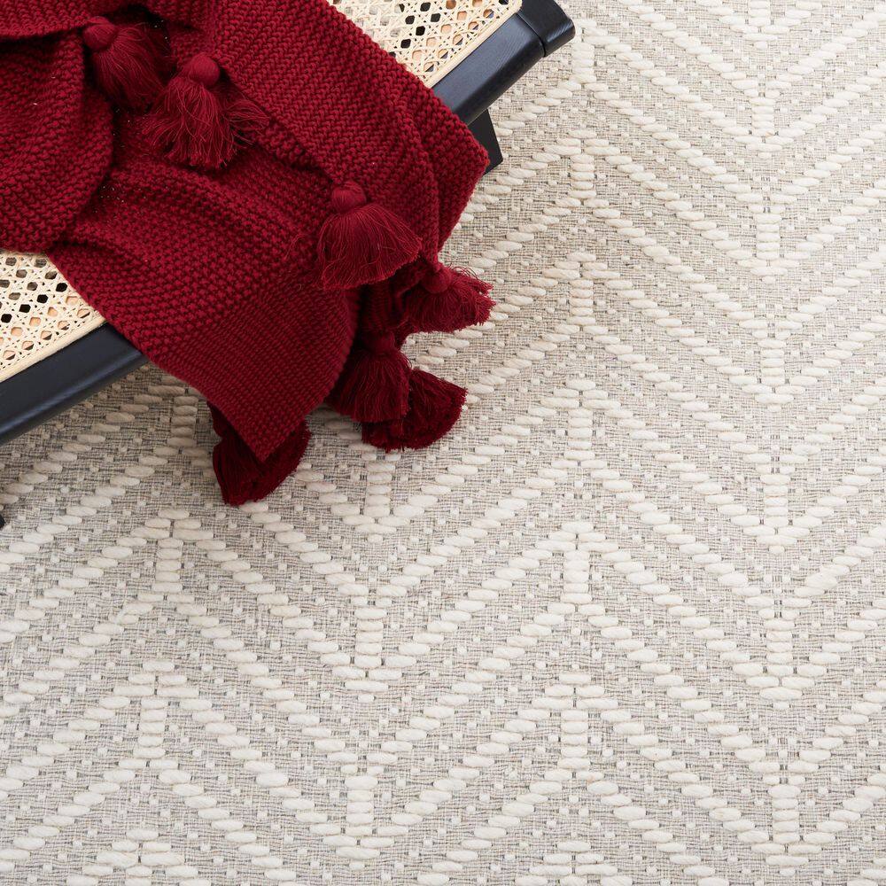 Ivory and Beige Chevron Handwoven Wool Area Rug, 8' x 10'