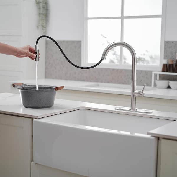 Single Handle Pull Down Sprayer Kitchen Faucet, Sing Hole Kitchen Sink Faucet with Plate in Brushed Nickel