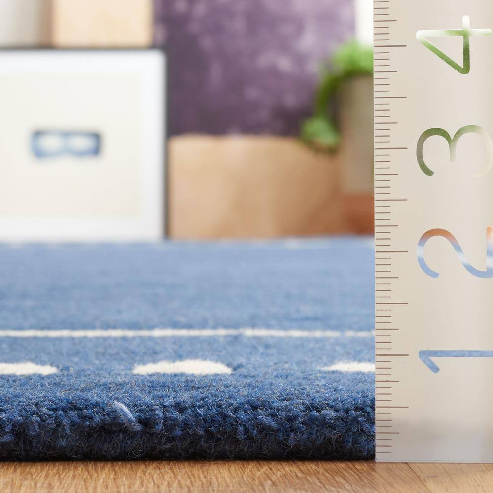 Navy Blue and Ivory Hand-Tufted Wool 4' x 6' Area Rug