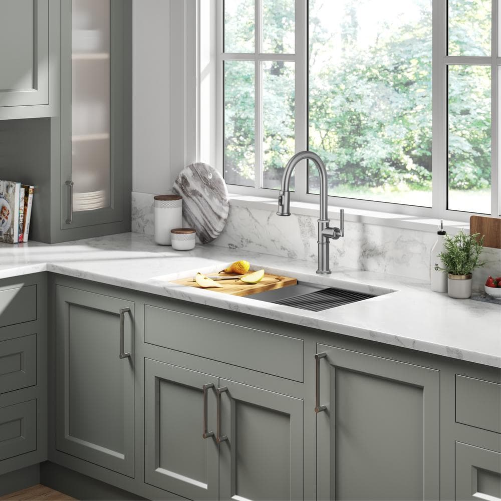 Spot-Free Stainless Steel Pull-Down Single Handle Kitchen Faucet