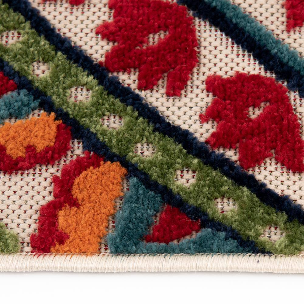 Ashton woods Katamartin 5’3” x 7’ Red Medallion Woven Outdoor Polypropylene Area Rug