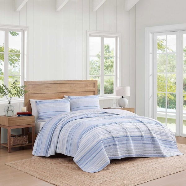 Bold Stripe Textured 3-Piece White/Blue/Grey Cotton Full/Queen Quilt Set