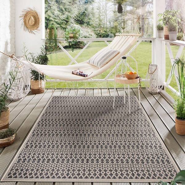 Contemporary Trellis Indoor/Outdoor Area Rug - 7' 10 x 10