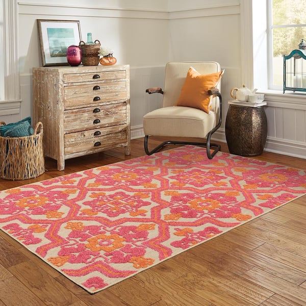 Sarita Strawberry 7 ft. x 10 ft. Outdoor Patio Area Rug